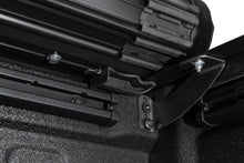 Cargar imagen en el visor de la galería, Rugged Ridge Armis Hard Rolling Bed Cover 2020 Gladiator JT