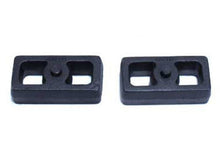 Load image into Gallery viewer, MaxTrac 07-18 Toyota Tundra 2WD 1.5in Rear Cast Iron Lift Blocks