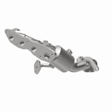 Cargar imagen en el visor de la galería, MagnaFlow OEM Grade 12-17 Toyota Prius C Federal / EPA Compliant Manifold Catalytic Converter