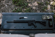 Cargar imagen en el visor de la galería, 05-Present Toyota Tacoma Overland Tailgate Table - Smooth Surface All Pro Off Road