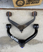 Cargar imagen en el visor de la galería, Front Upper Control Arms for 2-4 Inch Lift 11-19 Silverado/Sierra 2500 HD/3500 HD Freedom Off-Road