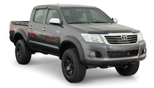 Cargar imagen en el visor de la galería, Husky_Liners_2803929_11-13_Toyota_Hilux_Pocket_Style_Fender_Flares_1