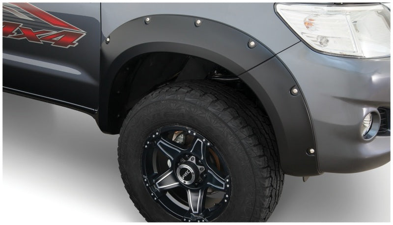 Husky_Liners_2803929_11-13_Toyota_Hilux_Pocket_Style_Fender_Flares_5
