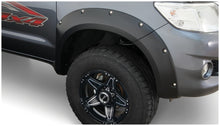 Cargar imagen en el visor de la galería, Husky_Liners_2803929_11-13_Toyota_Hilux_Pocket_Style_Fender_Flares_5