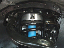 Cargar imagen en el visor de la galería, 2005-2015 Toyota Hilux (Non U.S.) 3-Inch Front and 1-Inch Rear Level Lift Kit Low Range Off Road