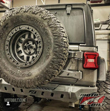 Cargar imagen en el visor de la galería, Jeep JL Rear Bumper Crusher With Spare Tire Cut Out 2018-Pres Wrangler JL Motobilt