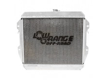 Cargar imagen en el visor de la galería, 1984-1990 Toyota Pickup Aluminum Radiator Low Range Off Road