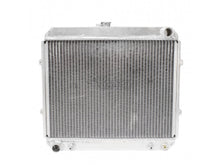 Cargar imagen en el visor de la galería, 1984-1990 Toyota Pickup Aluminum Radiator Low Range Off Road