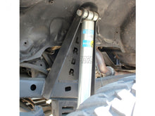 Cargar imagen en el visor de la galería, Toyota Shock Mount Towers Pair 79-95 Toyota Pickup/Hilux 95.5-04 Tacoma Low Range Off Road