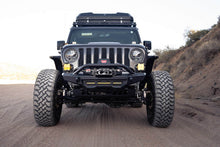 Cargar imagen en el visor de la galería, Parachoques delantero DV8 Offroad 18-23 Wrangler JL/Gladiator JT Spec Series