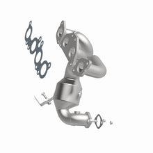 Cargar imagen en el visor de la galería, MagnaFlow Conv DF 05-11 Volvo XC90 4.4L Rear