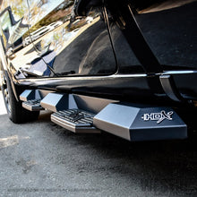 Cargar imagen en el visor de la galería, Westin 19-22 Chevrolet Silverado 1500 DC HDX Xtreme Nerf Step Bars - Tex. Blk