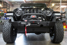 Cargar imagen en el visor de la galería, ICON 2018+ Jeep Wrangler JL / 2020+ JT Parachoques delantero de impacto Alas de ancho medio