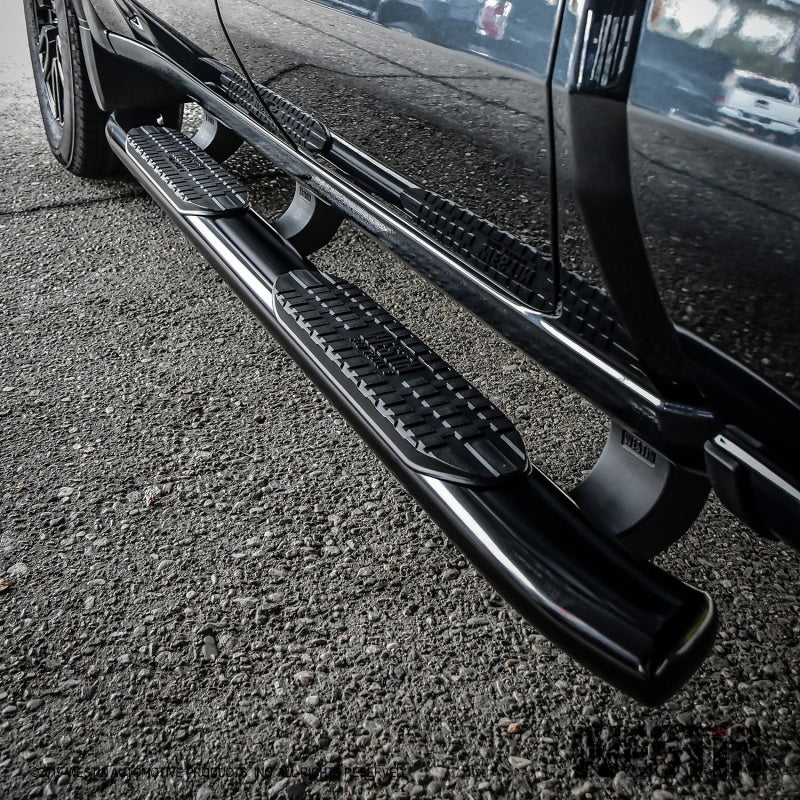 Westin 19-20 Chevrolet Silverado/GMC Sierra 1500 Double Cab PRO TRAXX 5 barras ovaladas Nerf - Negro
