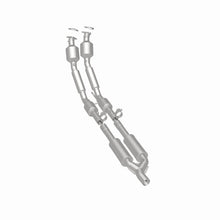 Cargar imagen en el visor de la galería, MagnaFlow Conv DF 06-08 VW Passat 3.6L