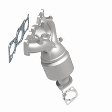 Cargar imagen en el visor de la galería, MagnaFlow Rear Converter Manifold Direct Fit 12-17 Hyundai Azera 3.3L