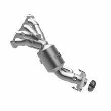 Cargar imagen en el visor de la galería, MagnaFlow OEM Grade 12-17 Toyota Prius C Federal / EPA Compliant Manifold Catalytic Converter