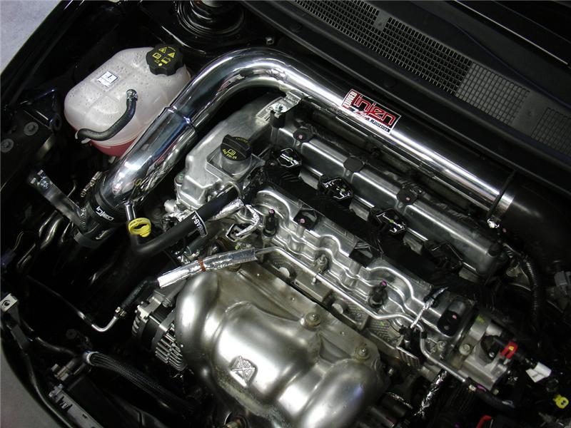 Entrada de aire frío pulida Injen 13 Dodge Dart 2.0L con MR Tech