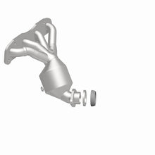 Cargar imagen en el visor de la galería, MagnaFlow Conv Direct Fit 09-14 Sentra 2.0L Manifold