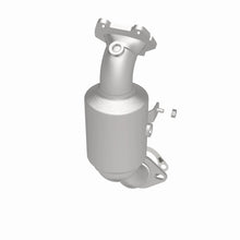 Cargar imagen en el visor de la galería, Magnaflow 14-16 Ram ProMaster 1500/2500/3500 V6 3.6L CARB Compliant DirectFit Catalytic Converter