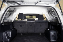 Cargar imagen en el visor de la galería, Paneles Molle de ventana trasera DV8 10-23 Toyota 4Runner