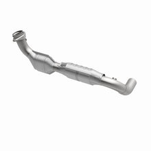 Cargar imagen en el visor de la galería, MagnaFlow Conv DF 01 Ford Trucks 5.4L