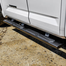 Cargar imagen en el visor de la galería, Westin 2022 Toyota Tundra Dbl Cab &amp; Crew Max R5 Nerf Step Bars - Textured Black