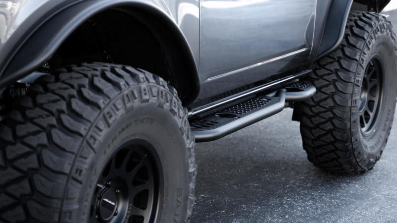 DV8 Offroad 21-23 Ford Bronco OE Plus Pasos laterales de 2 puertas