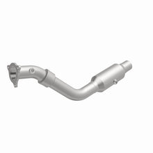 Cargar imagen en el visor de la galería, MagnaFlow Conv Direct Fit OEM 2004-2006 Chrysler Pacifica Underbody