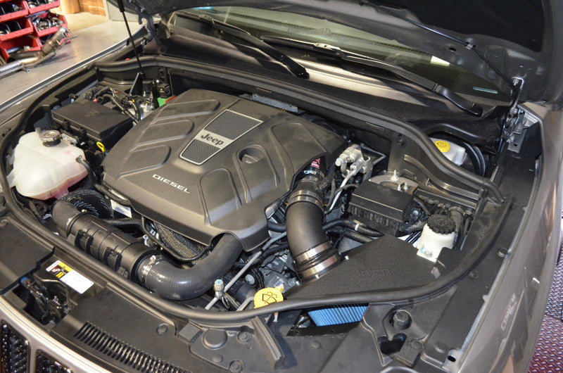 Injen 14-16 Jeep Grand Cherokee 3.0L V6 Turbo Wrinkle Black Entrada de Ram Corto con MR Tech y Escudo Térmico