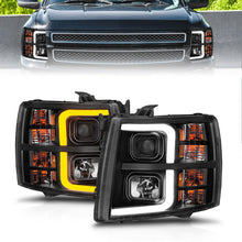 Cargar imagen en el visor de la galería, ANZO 2007-2013 Chevrolet Silverado 1500 Proyector con barra de luz, carcasa negra con secuencial
