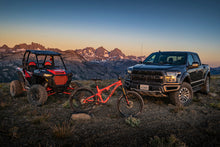 Cargar imagen en el visor de la galería, Amortiguador trasero Fox 20+ GM 2500/3500 HD 2.0 Performance Series IFP con elevación de 1,5-3 pulgadas