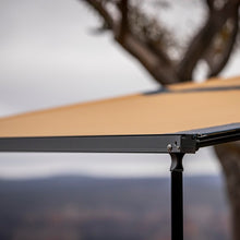 Cargar imagen en el visor de la galería, Toldo de aluminio ARB, marco negro, 8.2 pies x 8.2 pies, instalado con tira de luz LED
