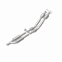 Cargar imagen en el visor de la galería, MagnaFlow Conv DF 06-08 VW Passat 3.6L