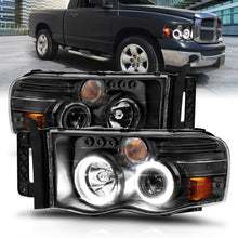 Cargar imagen en el visor de la galería, ANZO 2002-2005 Dodge Ram 1500 Faros delanteros proyectores con halo negro claro ámbar