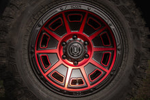Cargar imagen en el visor de la galería, ICON Victory 17x8.5 6x135 0.236 in Offset 5 pulgadas BS negro satinado con rueda de tinte rojo