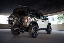 Cargar imagen en el visor de la galería, Parachoques trasero DV8 Offroad 21-23 Ford Bronco Competition Series