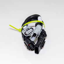 Cargar imagen en el visor de la galería, Kooks 2016 Chevrolet Camaro SS O2 Kit de extensión - Cable externo izquierdo delantero de 10 pulgadas - Cable externo izquierdo trasero de 8 pulgadas