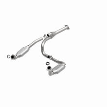 Cargar imagen en el visor de la galería, Magnaflow Conv DF 2002 Chevy E 1500 Van 4.3L