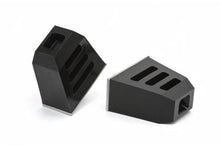 Cargar imagen en el visor de la galería, Tope de tope estilo competencia con perno único Daystar 4.5 pulgadas de alto 4.5 pulgadas de largo 2.5 pulgadas