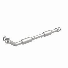 Cargar imagen en el visor de la galería, MagnaFlow 13-15 Toyota Tacoma California Grade CARB Compliant Direct-Fit Catalytic Converter