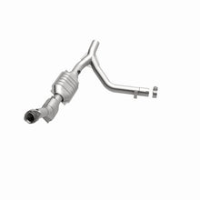 Cargar imagen en el visor de la galería, MagnaFlow Conv DF 01 Ford Trucks 5.4L