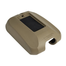 Cargar imagen en el visor de la galería, Rugged Ridge Center Console Cover w/Phone Holder Tan 11-18 jeep Wrangler JK