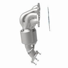 Cargar imagen en el visor de la galería, MagnaFlow OEM Grade 07-12 Nissan Sentra L4-2.5LGAS Direct Fit Federal Catalytic Converter