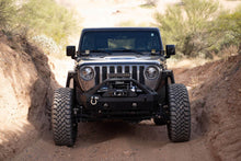 Cargar imagen en el visor de la galería, DV8 Offroad 18-22 Jeep Gladiator JT Soporte de barra de luz de capó