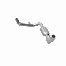 Cargar imagen en el visor de la galería, MagnaFlow Conv DF 97-98 Ford Trucks 5.4L