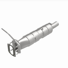Cargar imagen en el visor de la galería, MagnaFlow 09-19 Ford F53 V10 6.8L Underbody 6.8L Direct Fit Catalytic Converter