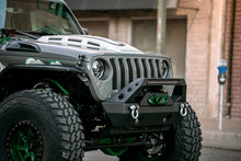 Cargar imagen en el visor de la galería, Capó de dispersión de calor DV8 Offroad 18+ Jeep JL - Imprimación negra
