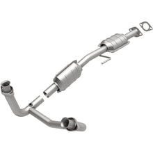 Cargar imagen en el visor de la galería, MagnaFlow Conv DF 86-97 Ford Aerostar 3.0L