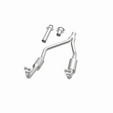 Cargar imagen en el visor de la galería, MagnaFlow Conv Direct Fit 90-93 Land Rover Range Rover 3.9L V8